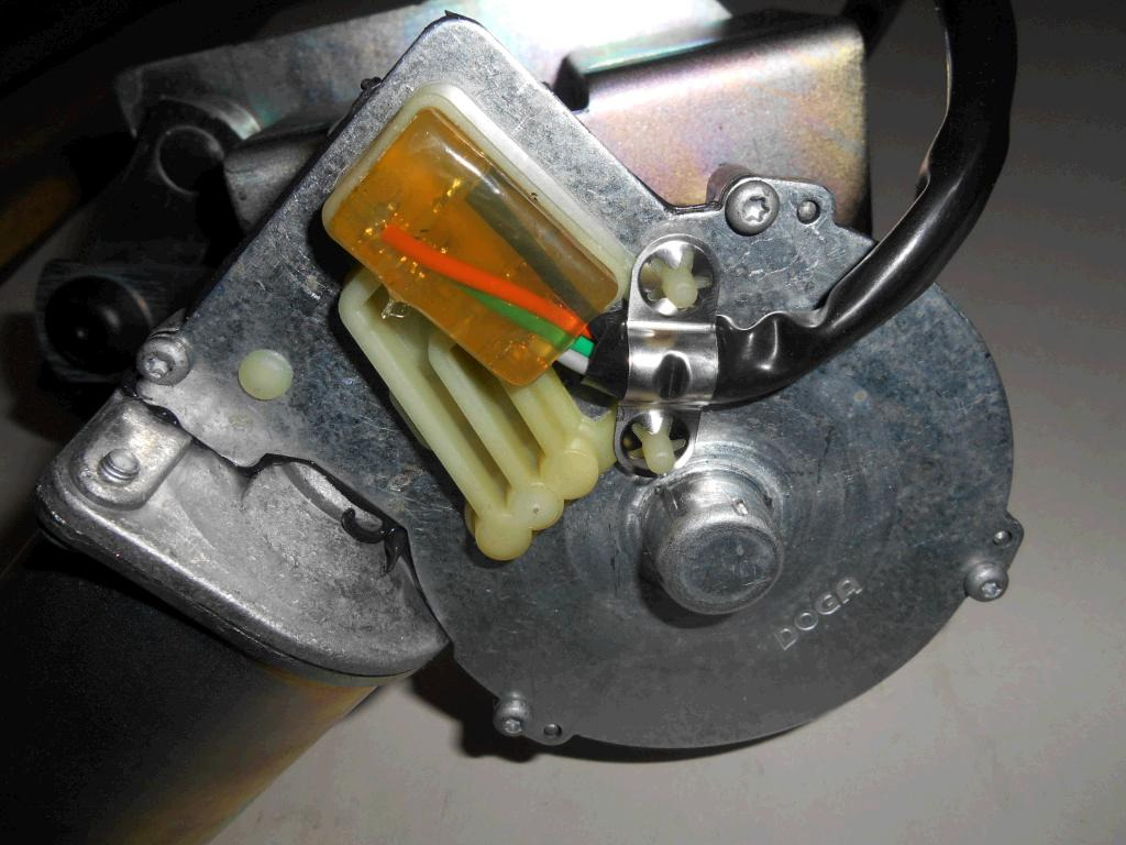 Caterpillar 3732413 - - Щетка стеклоочистителя для Строительной техники: фото 4 Caterpillar 3732413 - - Щетка стеклоочистителя для Строительной техники: фото 4