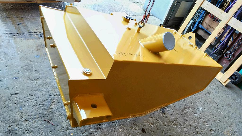 Caterpillar 4362430 - Топливный бак для Строительной техники: фото 2 Caterpillar 4362430 - Топливный бак для Строительной техники: фото 2