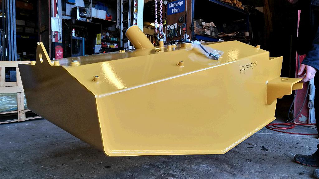 Caterpillar 4362430 - Топливный бак для Строительной техники: фото 4 Caterpillar 4362430 - Топливный бак для Строительной техники: фото 4