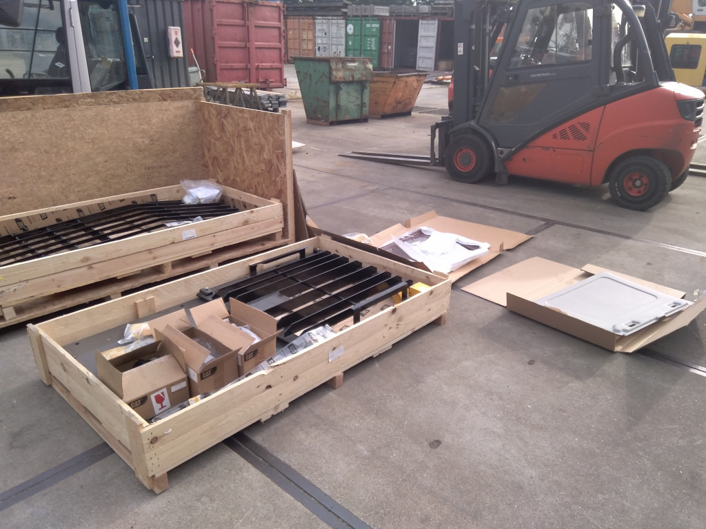 Caterpillar 4847816 - Кузов и экстерьер для Строительной техники: фото 1 Caterpillar 4847816 - Кузов и экстерьер для Строительной техники: фото 1