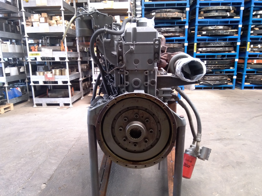 Hitachi 4644223 - Двигатель для Строительной техники: фото 4 Hitachi 4644223 - Двигатель для Строительной техники: фото 4