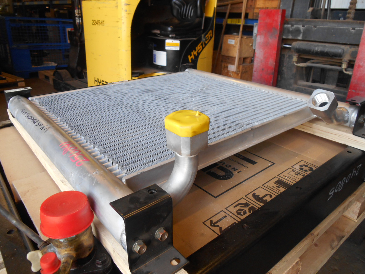 Kobelco YY05P00004S010 - - Масляный радиатор для Строительной техники: фото 4 Kobelco YY05P00004S010 - - Масляный радиатор для Строительной техники: фото 4