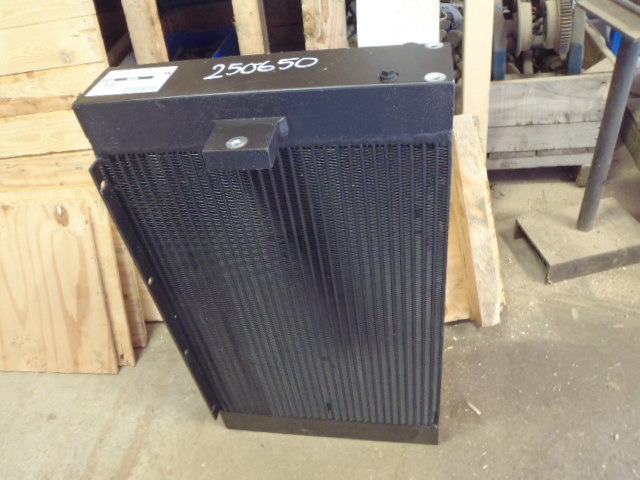 New Holland 6914295 - Масляный радиатор для Строительной техники: фото 1 New Holland 6914295 - Масляный радиатор для Строительной техники: фото 1