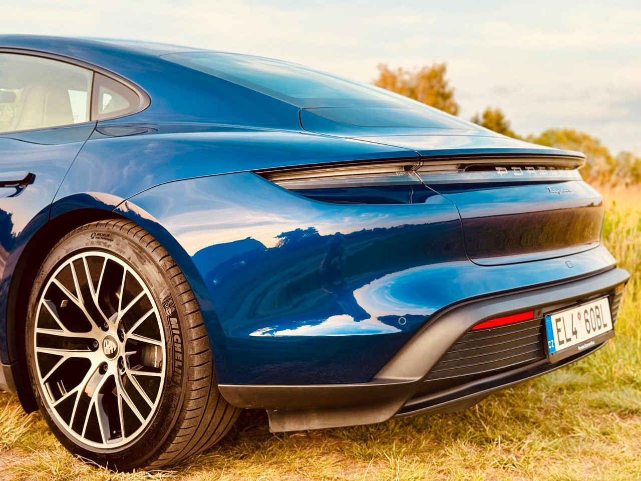 Porsche Taycan CR - Купе: фото 4 Porsche Taycan CR - Купе: фото 4