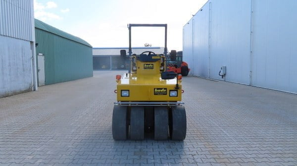 Пневмоколесный каток Sakai TS 160-3: фото 7