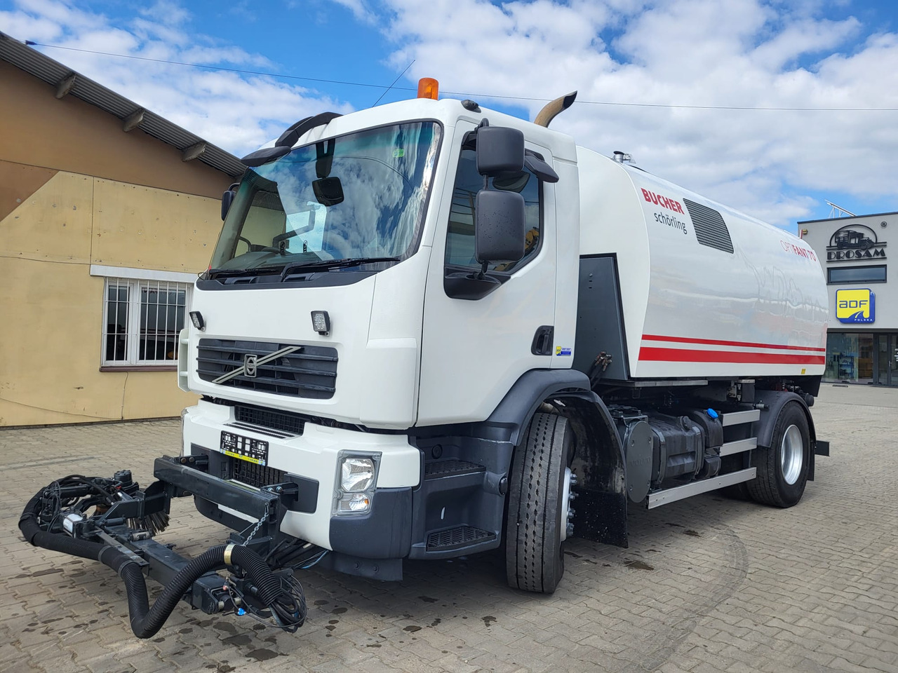 Volvo FE 320 two engines - Подметально-уборочная машина: фото 1 Volvo FE 320 two engines - Подметально-уборочная машина: фото 1
