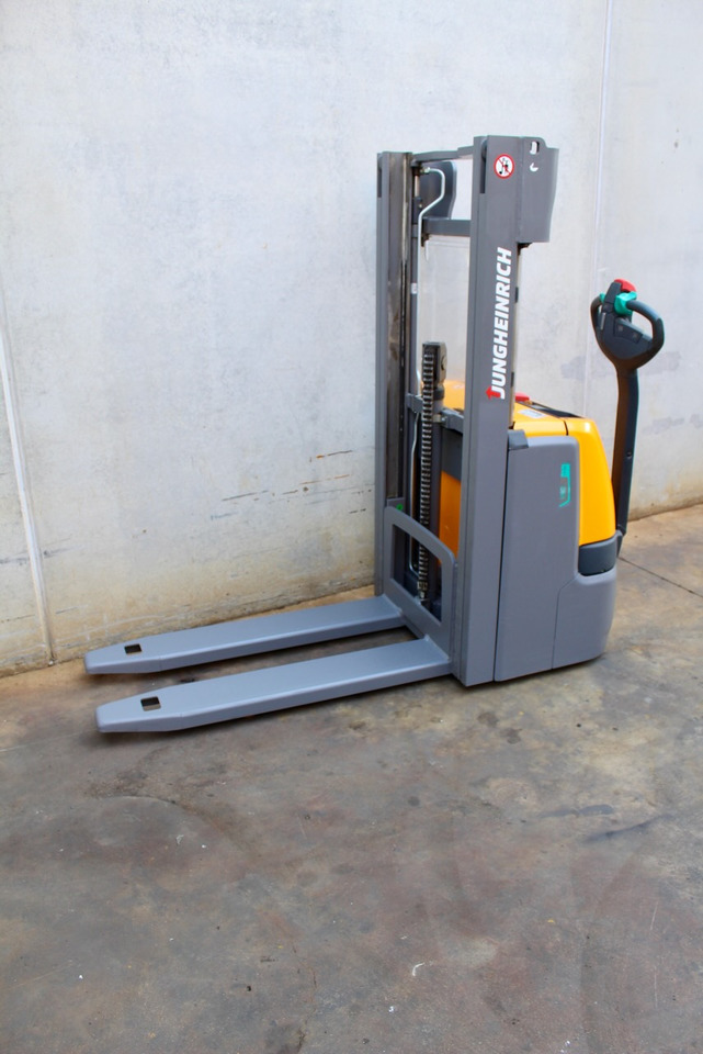 Jungheinrich EJC 110 250 ZZ LI-ion - Штабелер: фото 2 Jungheinrich EJC 110 250 ZZ LI-ion - Штабелер: фото 2