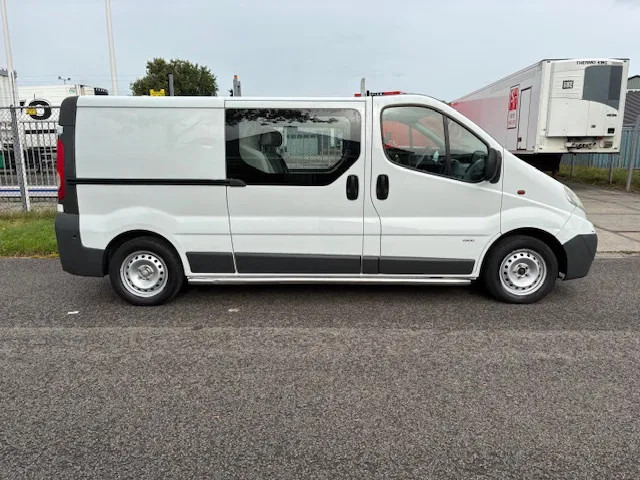 Opel Vivaro 2 2.0Cdti /84kW-E4 crew cab L2H1 - Легковой фургон, Грузопассажирский фургон: фото 4 Opel Vivaro 2 2.0Cdti /84kW-E4 crew cab L2H1 - Легковой фургон, Грузопассажирский фургон: фото 4