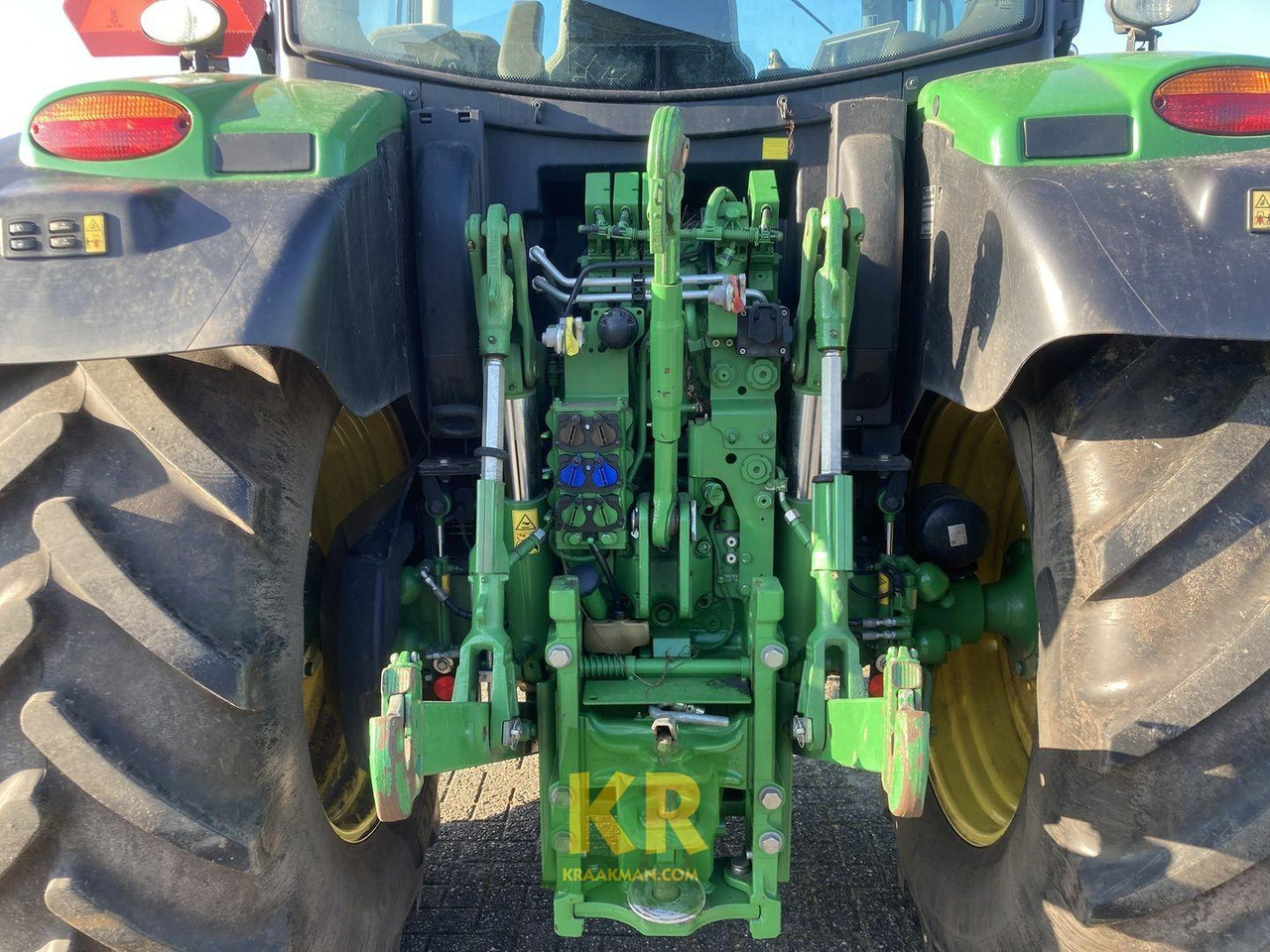 Трактор 6130R John Deere: фото 12