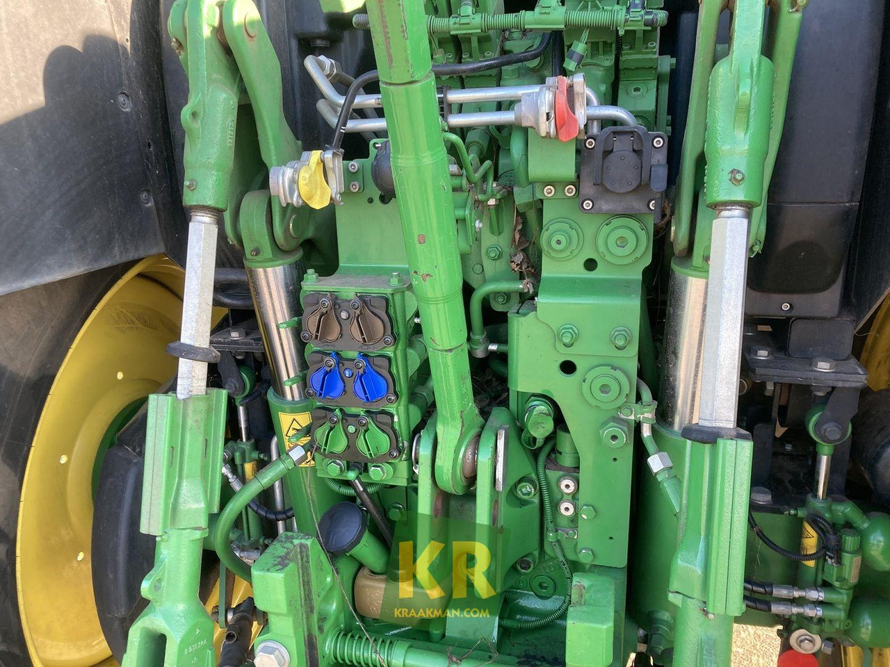 Трактор 6130R John Deere: фото 11