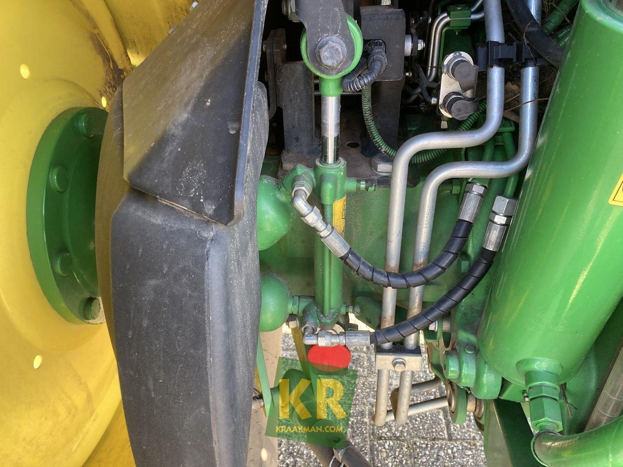 Трактор 6130R John Deere: фото 9