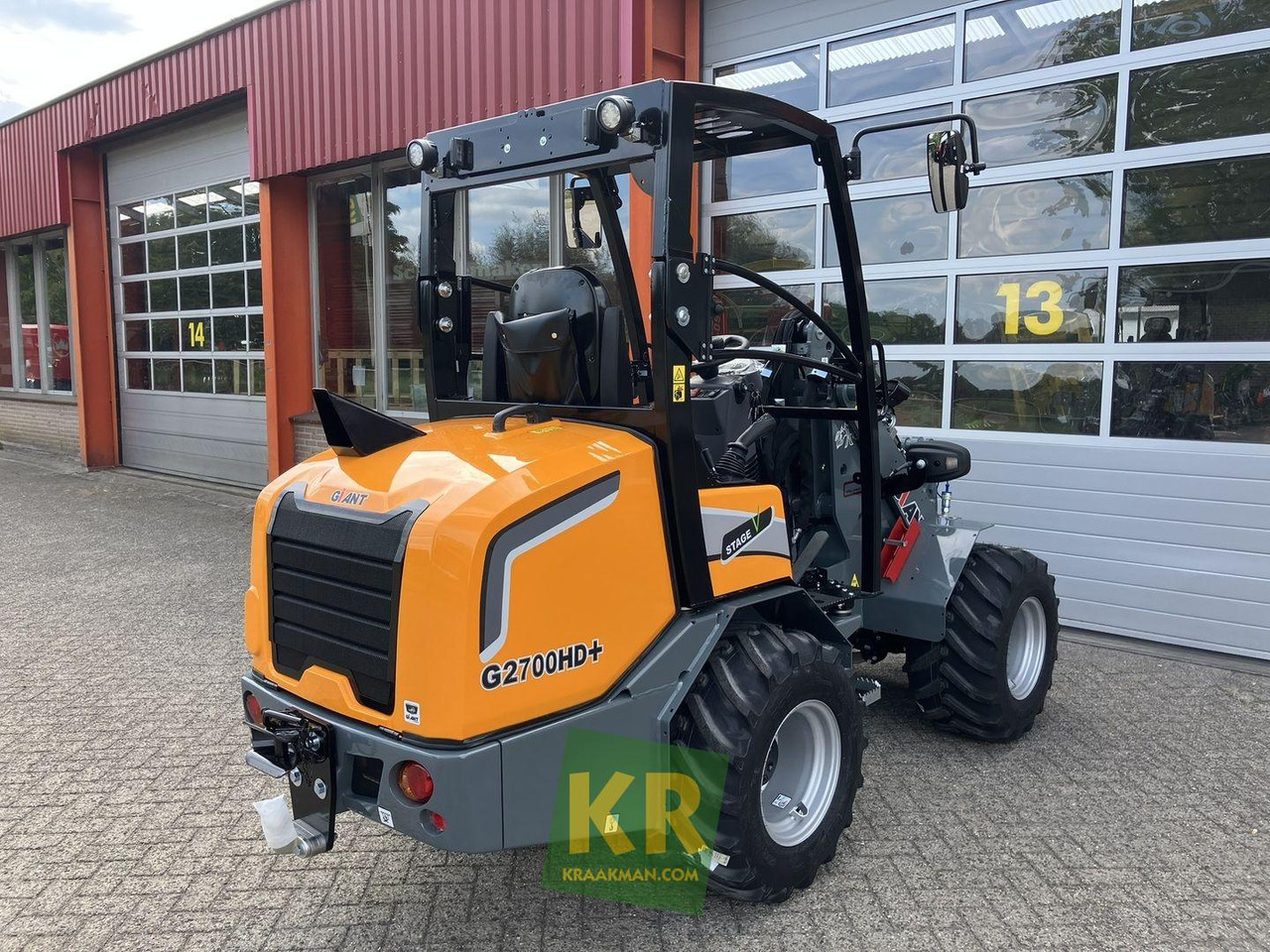 G2700 HD+ Giant - Компактный фронтальный погрузчик: фото 4 G2700 HD+ Giant - Компактный фронтальный погрузчик: фото 4