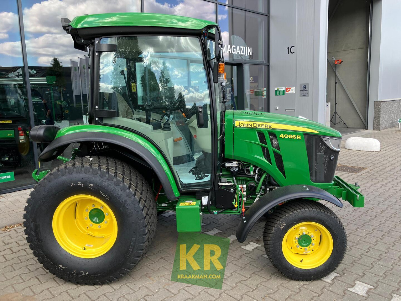 Новый Минитрактор John Deere 4066R: фото 13