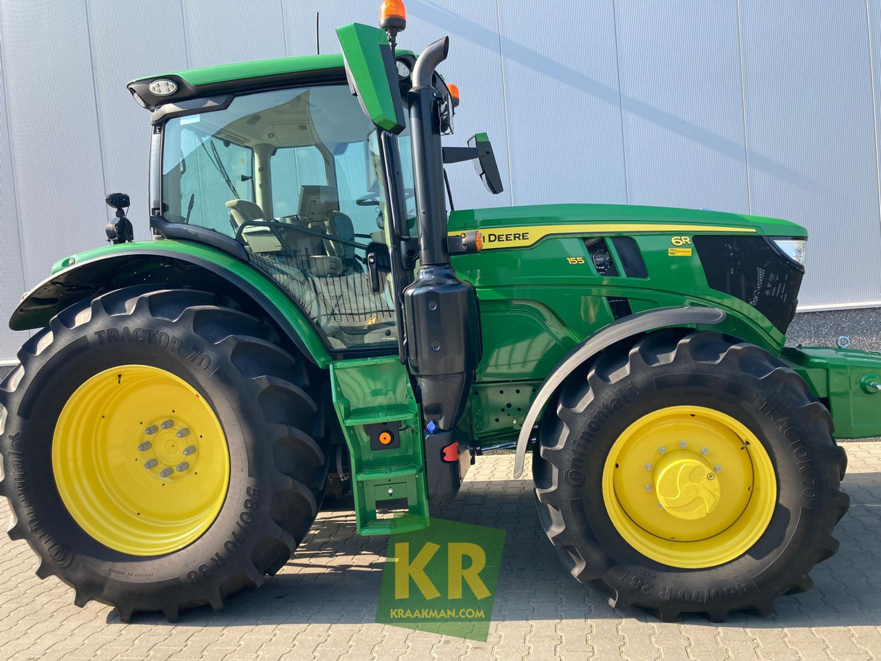John Deere 6R 155 - Трактор: фото 4 John Deere 6R 155 - Трактор: фото 4