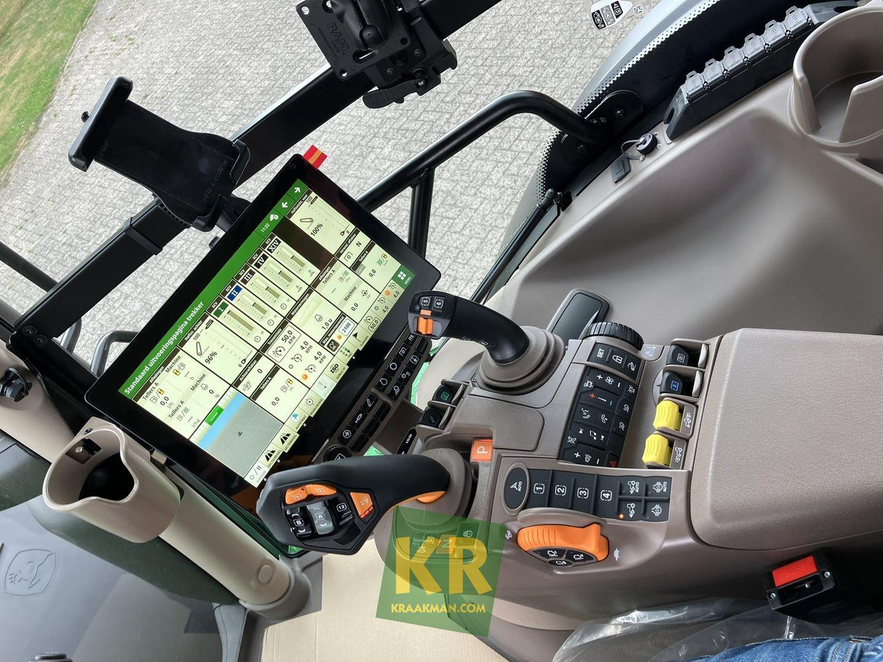 Новый Трактор John Deere 6R 230: фото 14