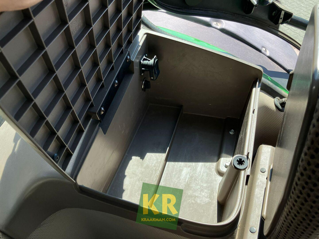 John Deere 7230R - Трактор: фото 4 John Deere 7230R - Трактор: фото 4