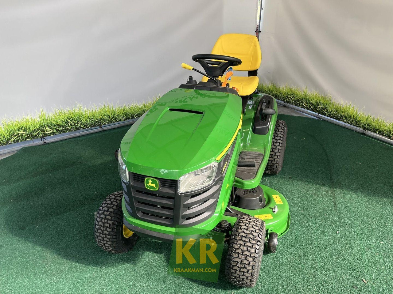 John Deere X127 - Газонокосилка: фото 3 John Deere X127 - Газонокосилка: фото 3