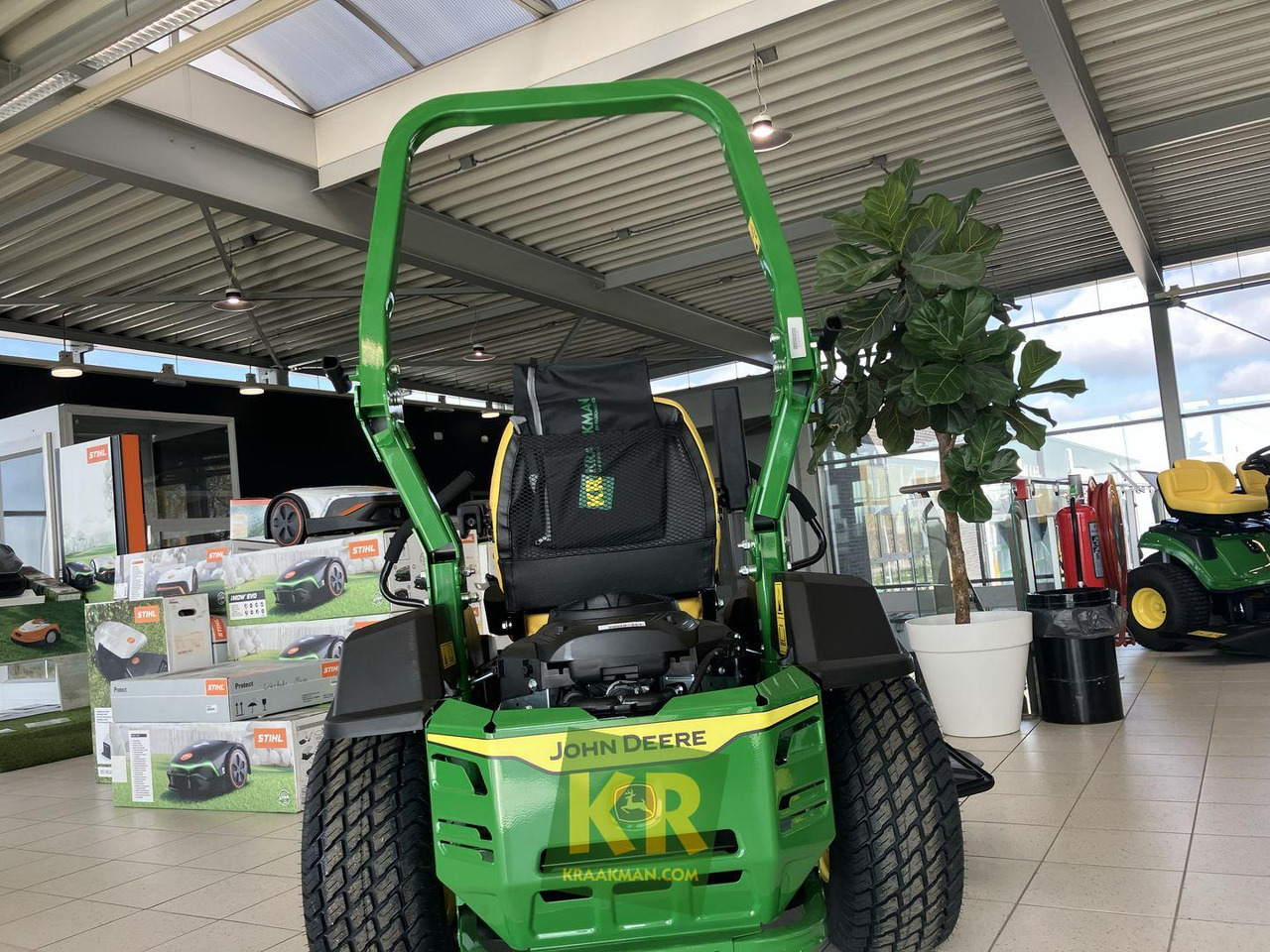 Z515E ZEROTURN John Deere - Газонокосилка: фото 1 Z515E ZEROTURN John Deere - Газонокосилка: фото 1