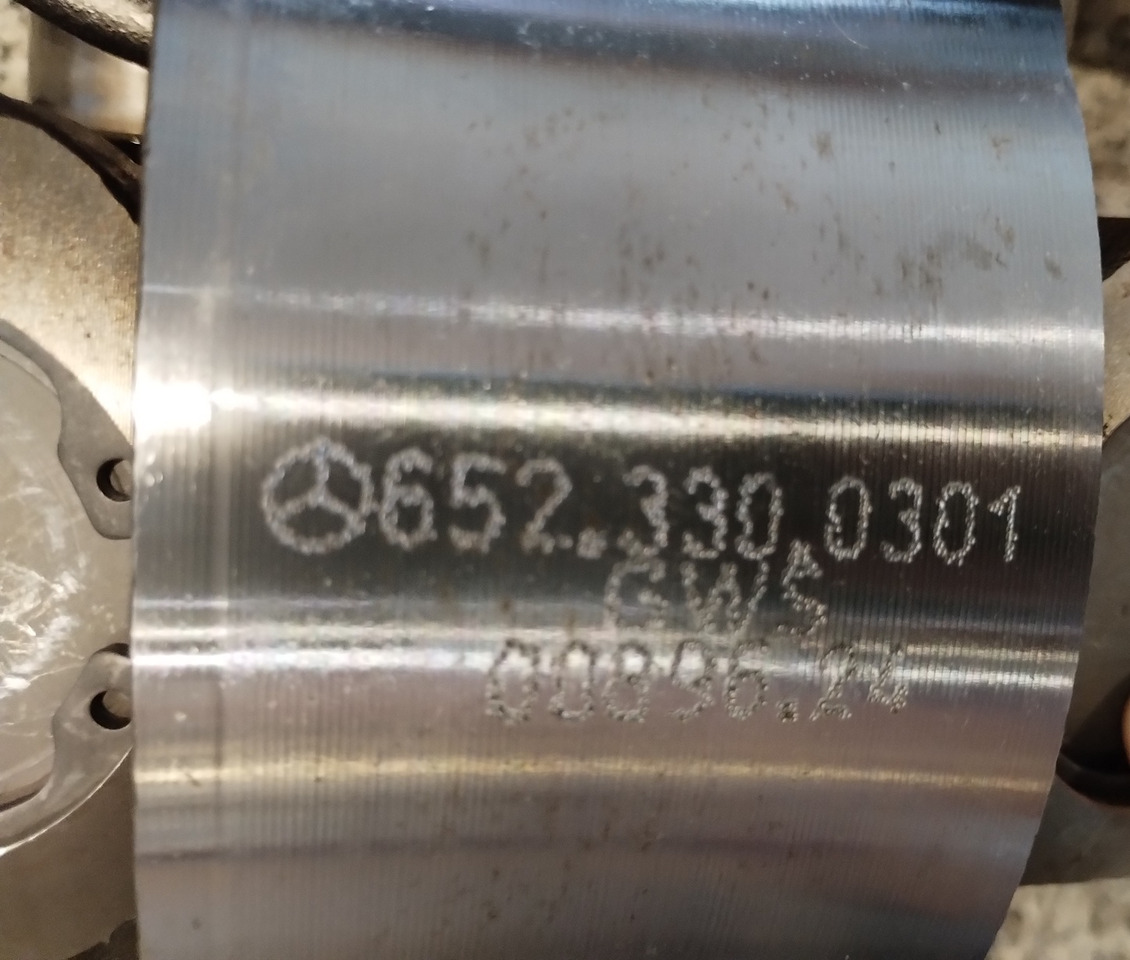 MERCEDES-BENZ PÓŁOŚ NAPĘDOWA DRIVE SHAFT 1824 1827 SK AL3 4x4 6523300301 - Ось и запчасти: фото 2 MERCEDES-BENZ PÓŁOŚ NAPĘDOWA DRIVE SHAFT 1824 1827 SK AL3 4x4 6523300301 - Ось и запчасти: фото 2