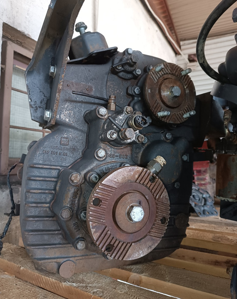 MERCEDES-BENZ SKRZYNIA ROZDZIELCZA REDUKTOR ATEGO 4x4 VG900 1328 1325 1329 - Трансмиссия: фото 1 MERCEDES-BENZ SKRZYNIA ROZDZIELCZA REDUKTOR ATEGO 4x4 VG900 1328 1325 1329 - Трансмиссия: фото 1