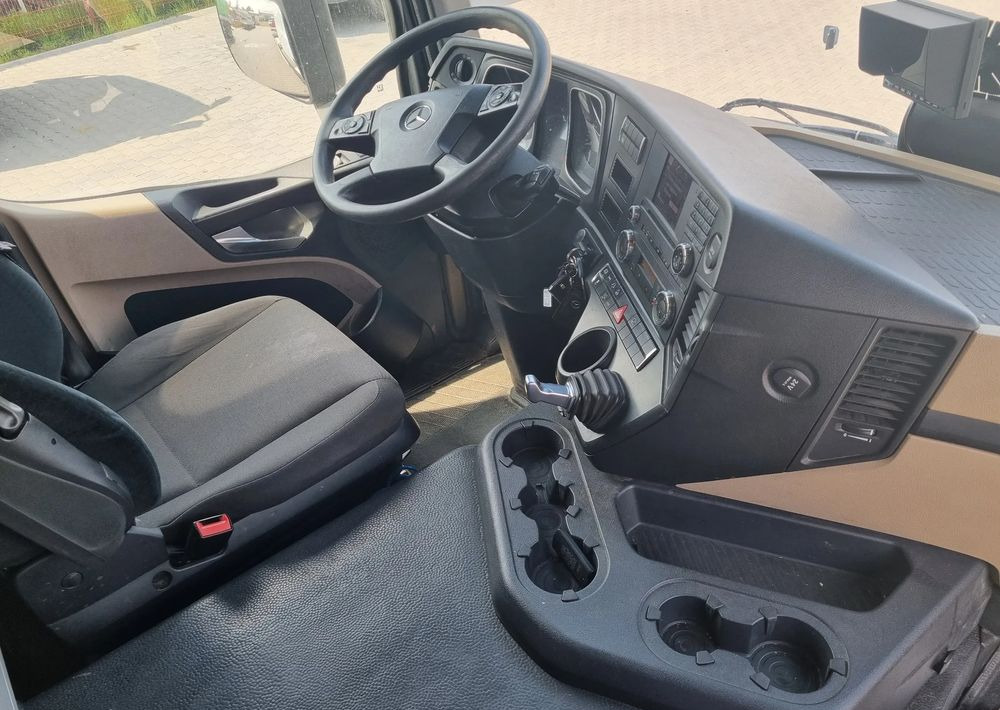 Mercedes-Benz Actros 1836 - Тентованный грузовик: фото 4 Mercedes-Benz Actros 1836 - Тентованный грузовик: фото 4
