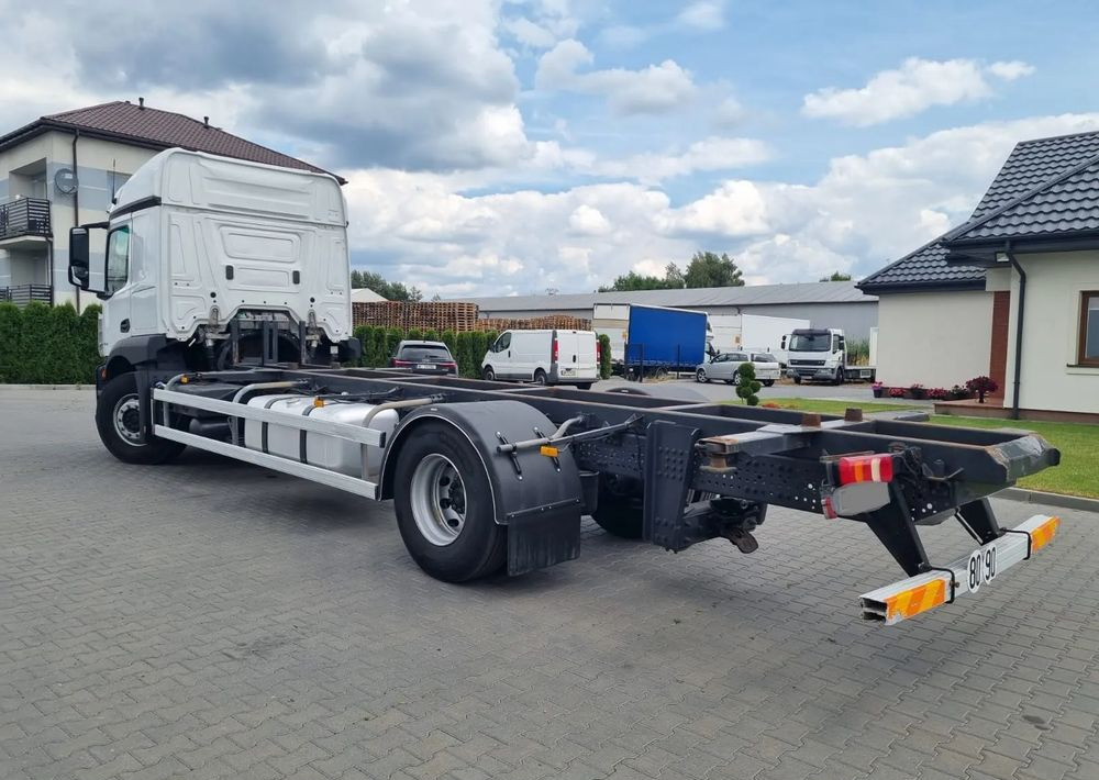 Mercedes-Benz Actros 1836 - Тентованный грузовик: фото 4 Mercedes-Benz Actros 1836 - Тентованный грузовик: фото 4