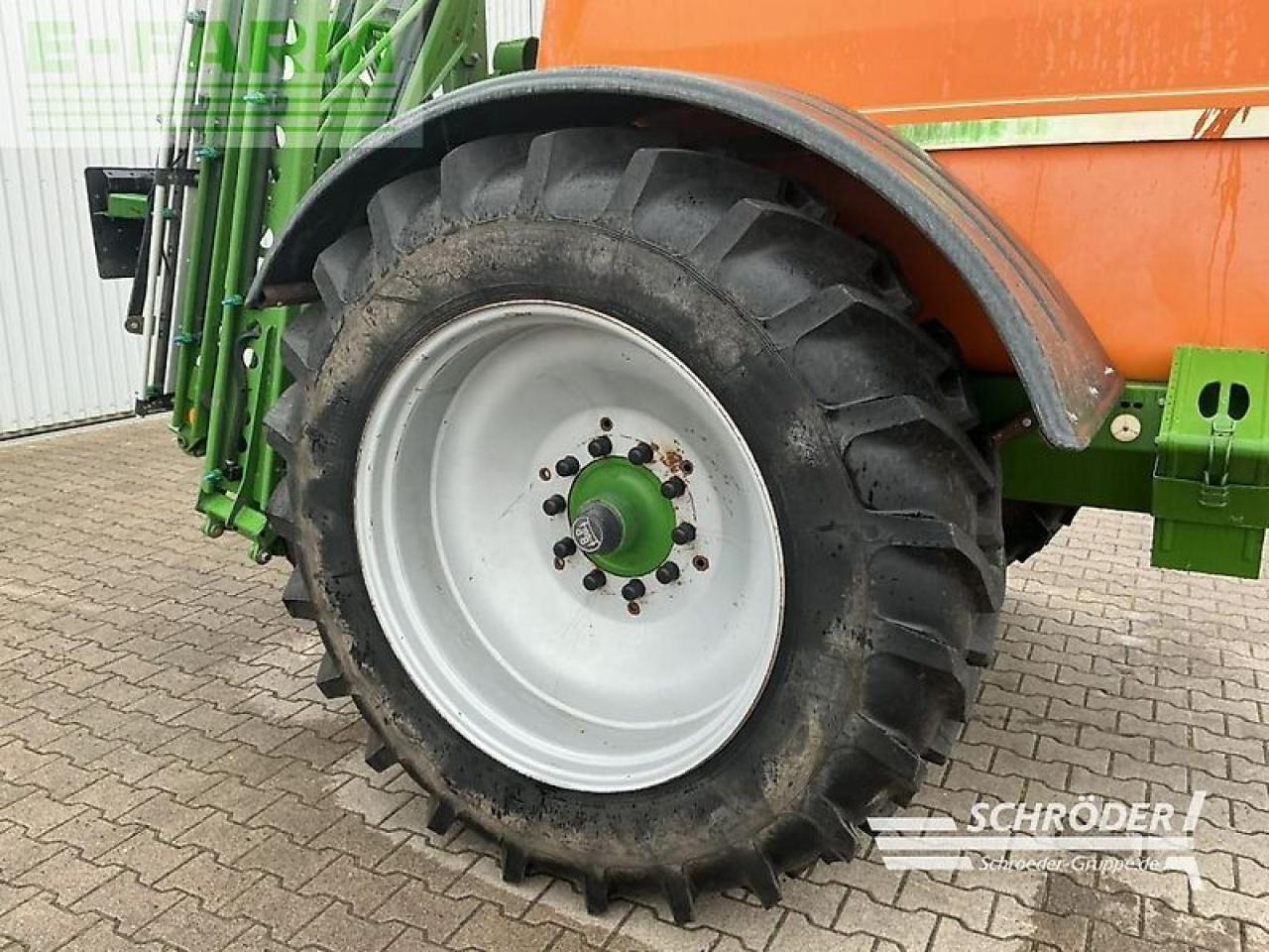 Amazone ug 3000 nova mit druckluftbremse - Прицепной опрыскиватель: фото 3 Amazone ug 3000 nova mit druckluftbremse - Прицепной опрыскиватель: фото 3