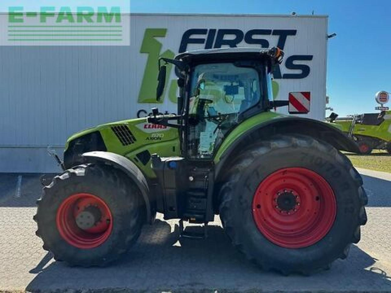 CLAAS axion 870 - Трактор: фото 2 CLAAS axion 870 - Трактор: фото 2