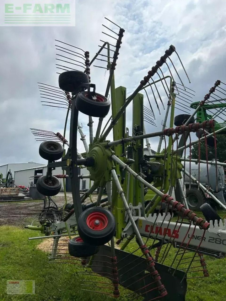 CLAAS liner 2800 - Сеноворошилка: фото 5 CLAAS liner 2800 - Сеноворошилка: фото 5