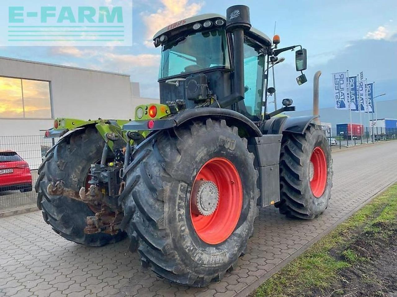 CLAAS xerion 3800 trac TRAC - Трактор: фото 4 CLAAS xerion 3800 trac TRAC - Трактор: фото 4