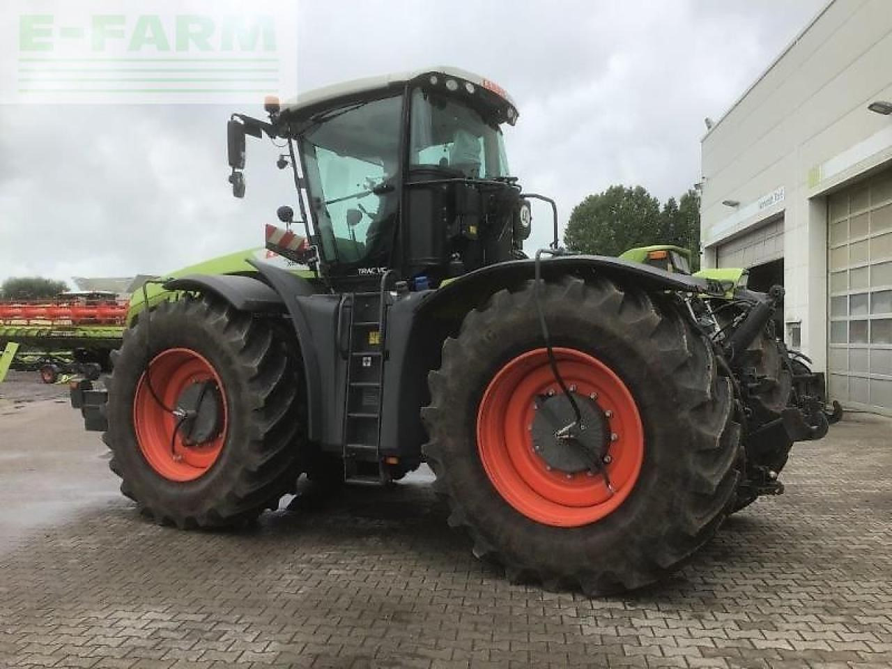 CLAAS xerion 4200 trac vc TRAC VC - Трактор: фото 4 CLAAS xerion 4200 trac vc TRAC VC - Трактор: фото 4