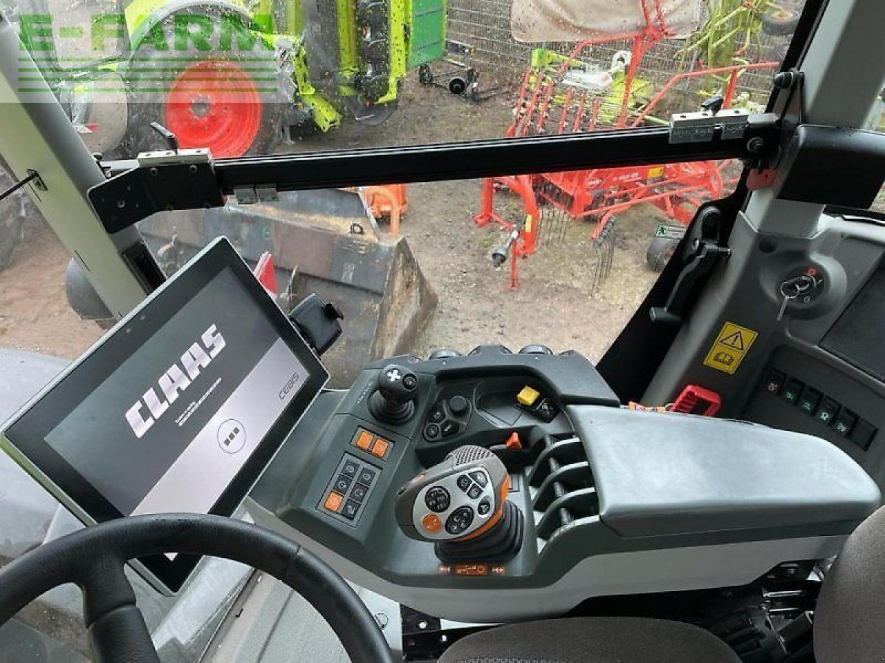 CLAAS xerion 4200 trac vc TRAC VC - Трактор: фото 5 CLAAS xerion 4200 trac vc TRAC VC - Трактор: фото 5