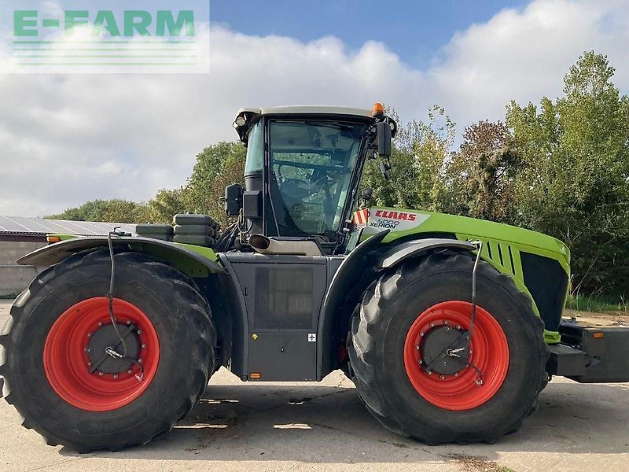 CLAAS xerion 5000 trac TRAC - Трактор: фото 1 CLAAS xerion 5000 trac TRAC - Трактор: фото 1
