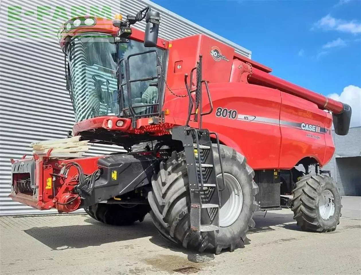 Case-IH 8010 med 30 fods skærebord - Зерноуборочный комбайн: фото 2 Case-IH 8010 med 30 fods skærebord - Зерноуборочный комбайн: фото 2