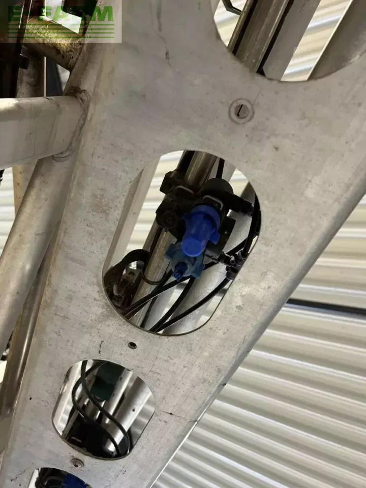 Challenger rogator 655 d - Прицепной опрыскиватель: фото 4 Challenger rogator 655 d - Прицепной опрыскиватель: фото 4