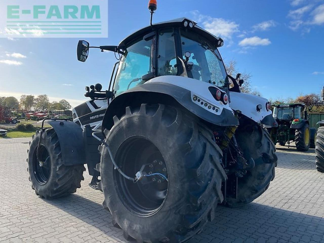 Deutz-Fahr 6215 agrotron ttv - Трактор: фото 3 Deutz-Fahr 6215 agrotron ttv - Трактор: фото 3