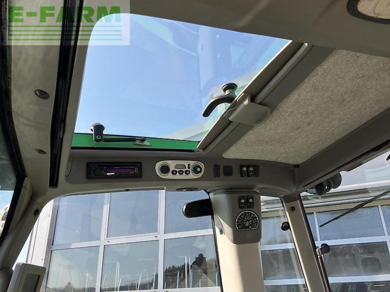 Deutz-Fahr 7250 agrotron ttv - Трактор: фото 5 Deutz-Fahr 7250 agrotron ttv - Трактор: фото 5