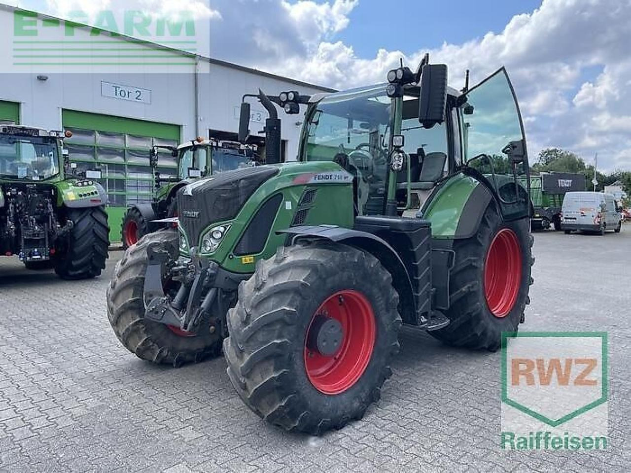 Fendt 718 profi-plus s 4 vario ProfiPlus - Трактор: фото 1 Fendt 718 profi-plus s 4 vario ProfiPlus - Трактор: фото 1