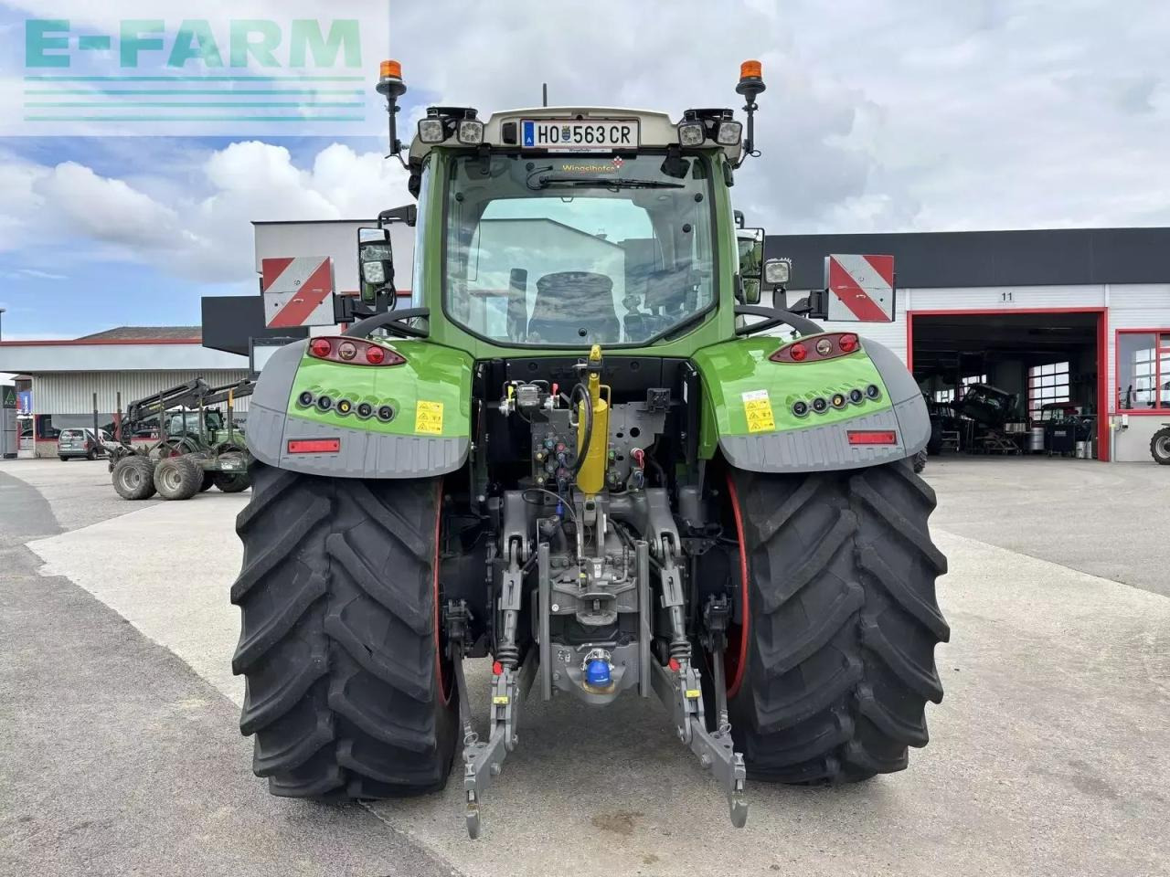 Fendt 724 vario profi+ - Трактор: фото 4 Fendt 724 vario profi+ - Трактор: фото 4