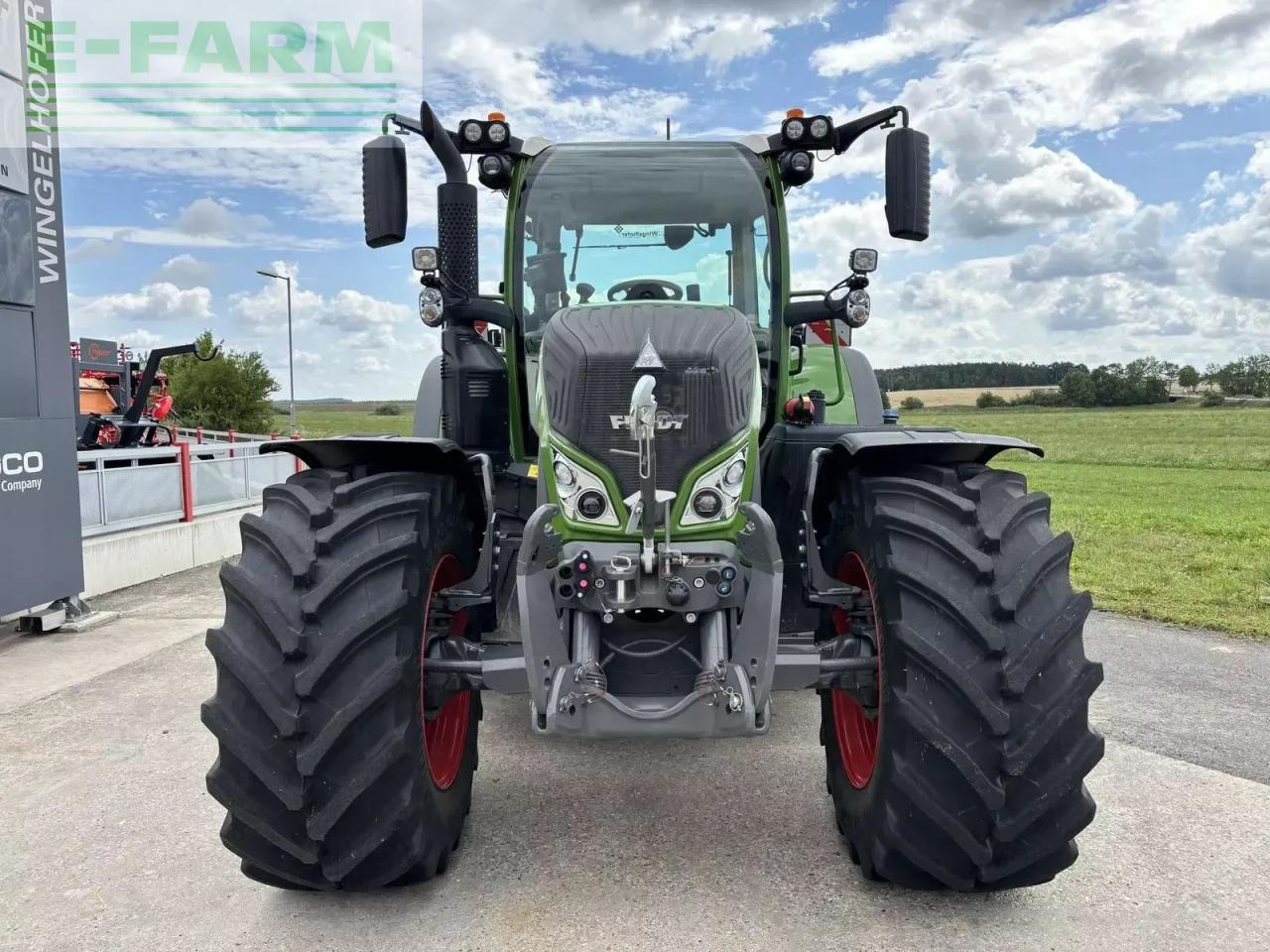 Fendt 724 vario profi+ - Трактор: фото 2 Fendt 724 vario profi+ - Трактор: фото 2