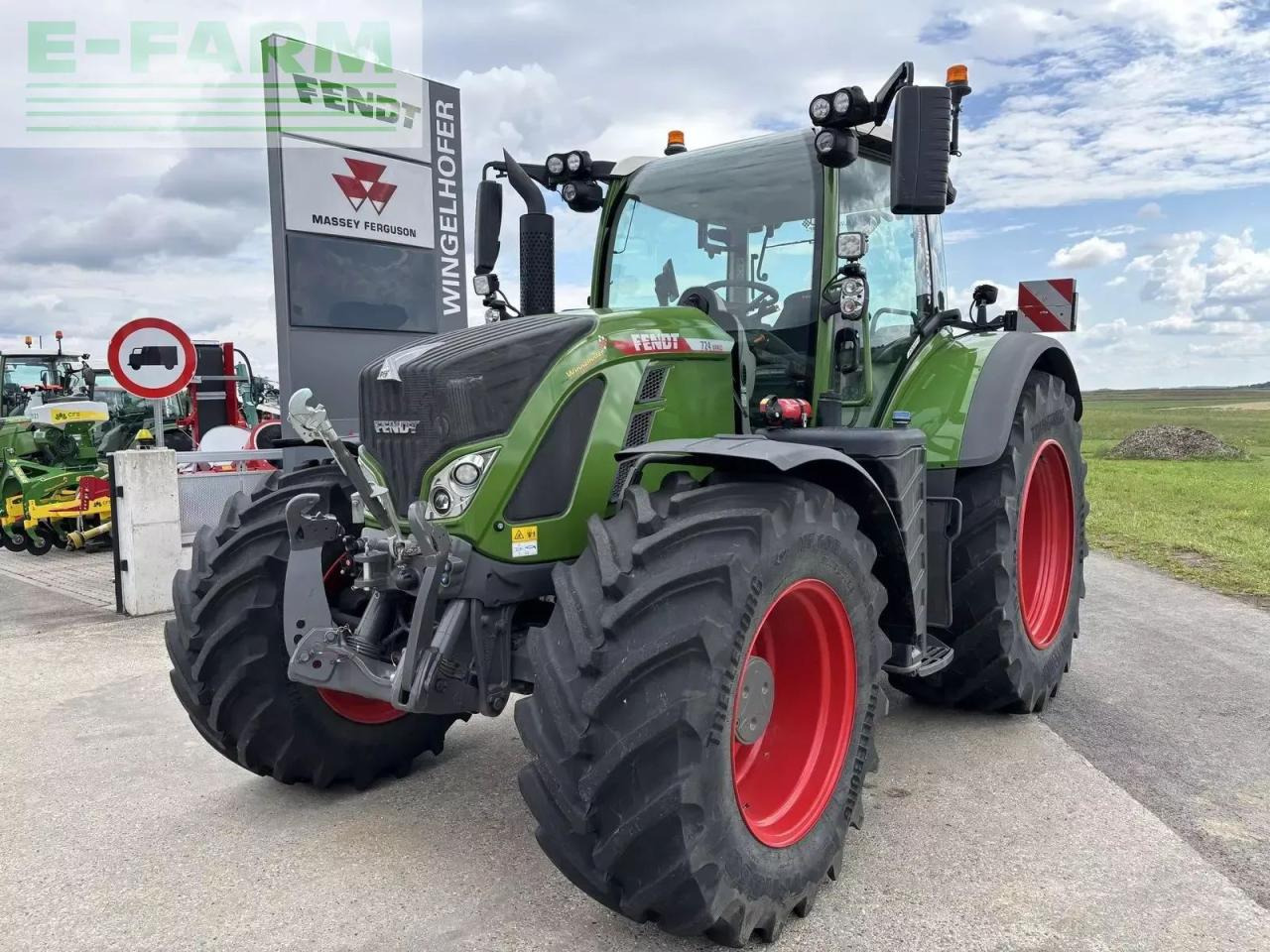 Fendt 724 vario profi+ - Трактор: фото 1 Fendt 724 vario profi+ - Трактор: фото 1
