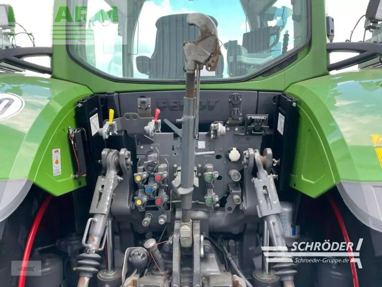 Fendt 724 vario s4 profi plus ProfiPlus - Трактор: фото 2 Fendt 724 vario s4 profi plus ProfiPlus - Трактор: фото 2