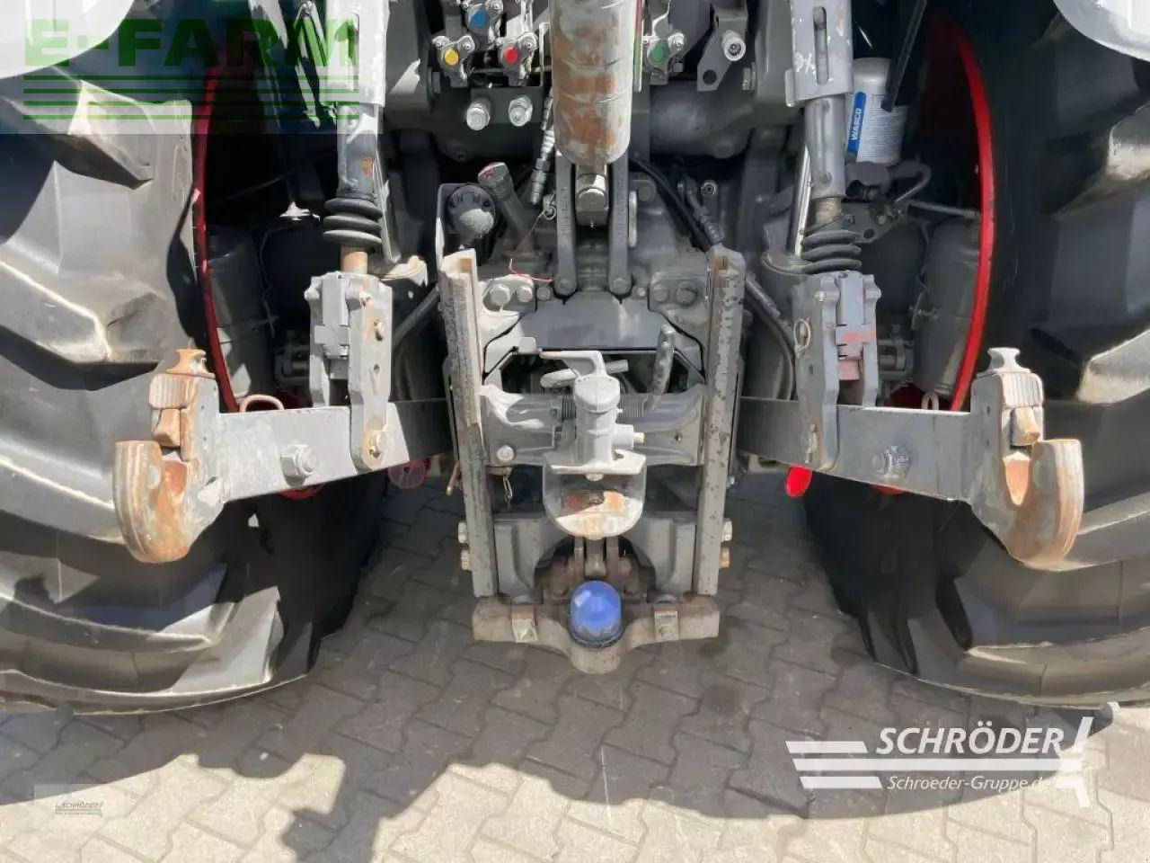 Fendt 724 vario s4 profi plus ProfiPlus - Трактор: фото 3 Fendt 724 vario s4 profi plus ProfiPlus - Трактор: фото 3