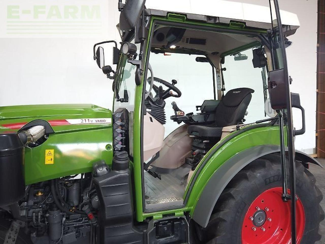Трактор Fendt traktor 211 v vario gen3 V: фото 13