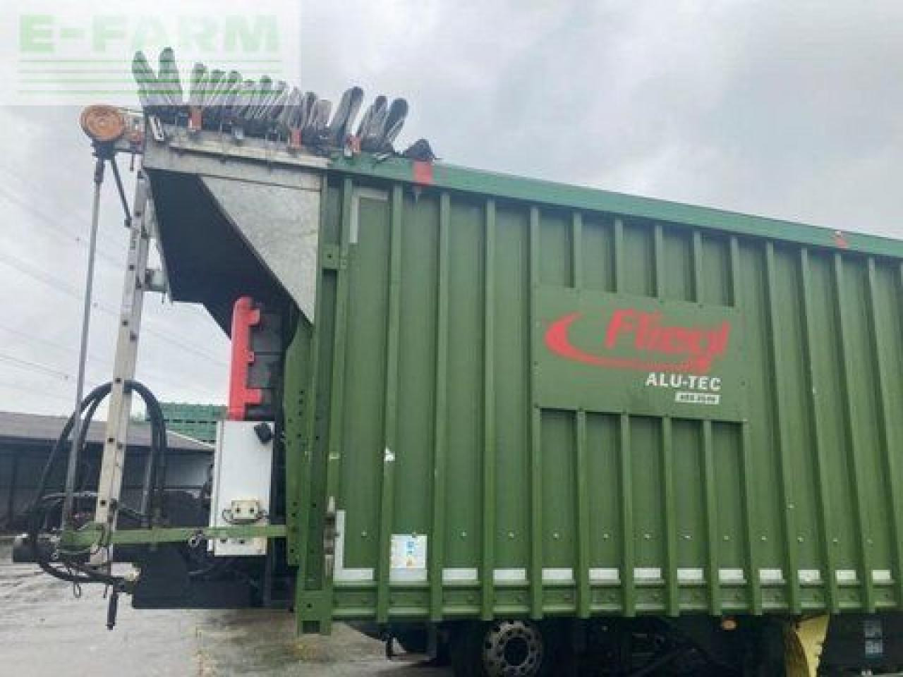 Fliegl abschiebesattelauflieger 3108 - Сельскохозяйственный прицеп-самосвал: фото 4 Fliegl abschiebesattelauflieger 3108 - Сельскохозяйственный прицеп-самосвал: фото 4