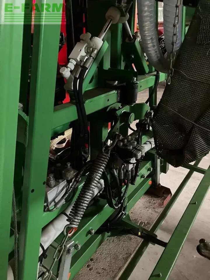 Jessernigg s ng pl 1200 feldspritze mit fronttank gps - Прицепной опрыскиватель: фото 5 Jessernigg s ng pl 1200 feldspritze mit fronttank gps - Прицепной опрыскиватель: фото 5