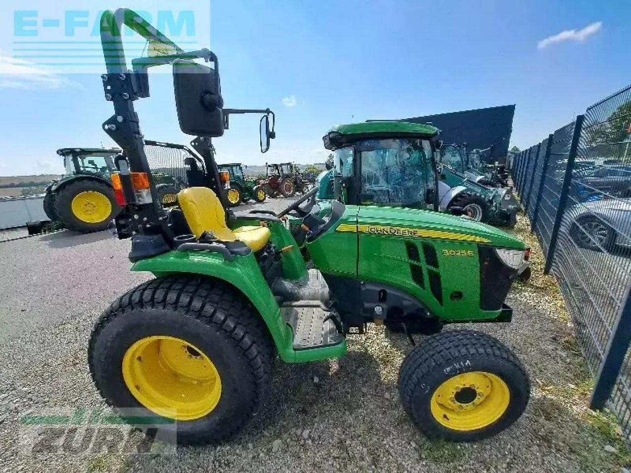 John Deere 3025e - Трактор: фото 1 John Deere 3025e - Трактор: фото 1