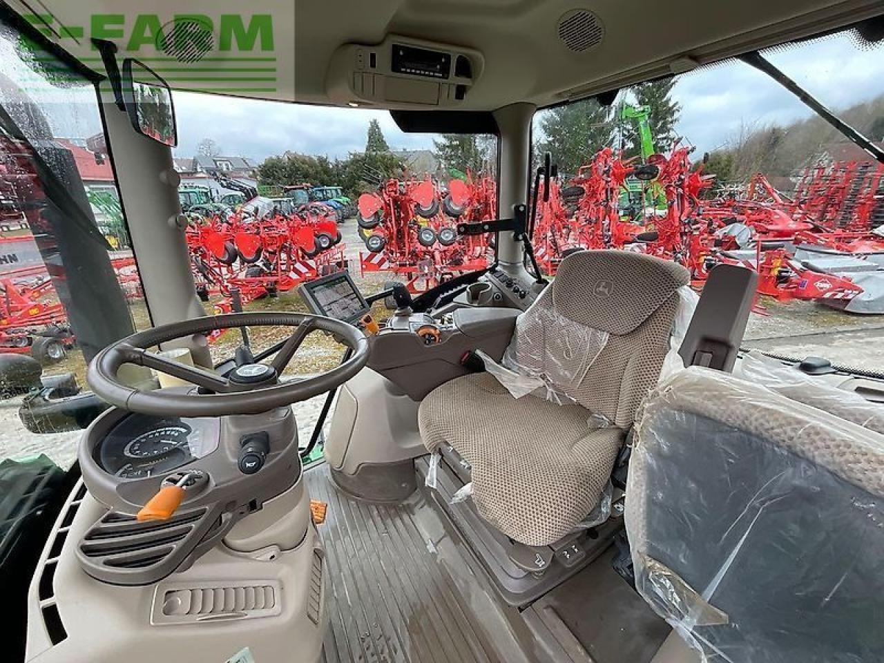 John Deere 6145r - Трактор: фото 5 John Deere 6145r - Трактор: фото 5