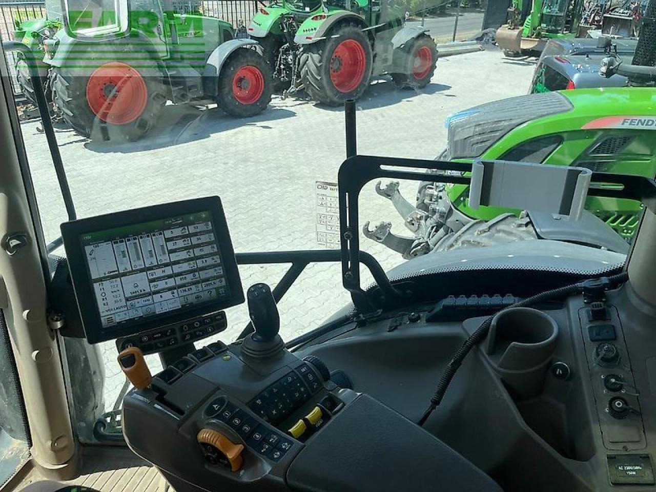 Трактор John Deere 6155 r: фото 11
