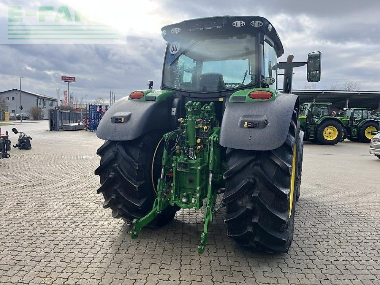 Трактор John Deere 6155r: фото 6